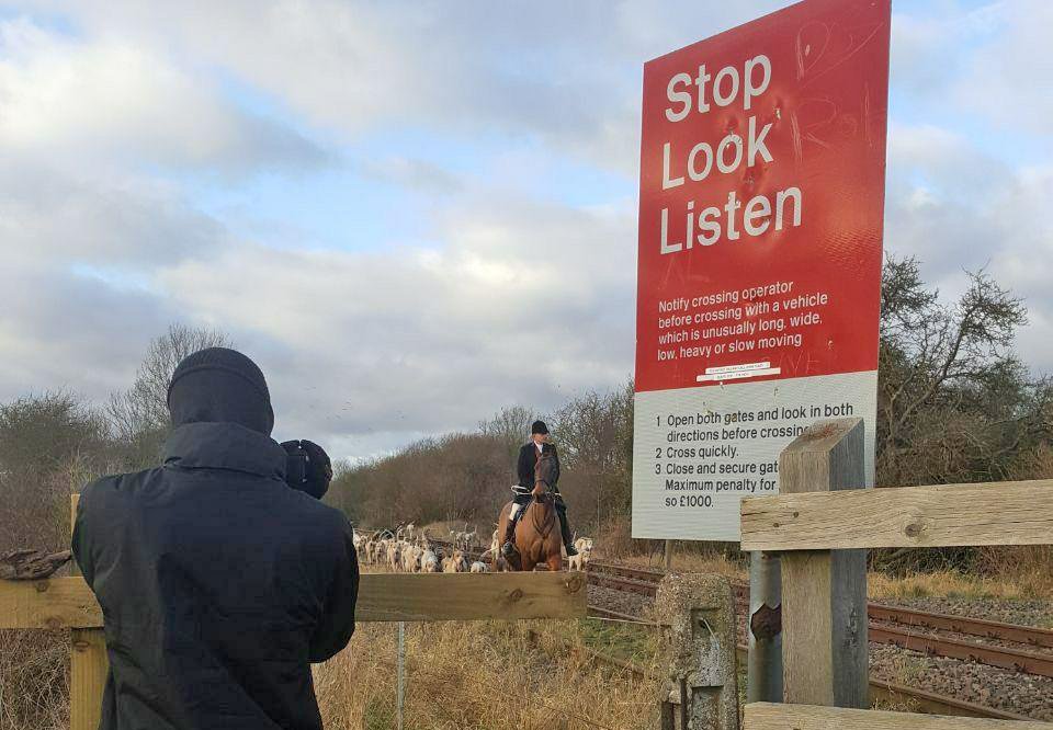 Grove and Rufford Hunt filmed with its hounds on a live rail line